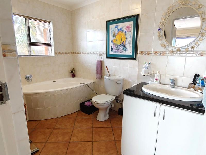 4 Bedroom Property for Sale in Island View Western Cape